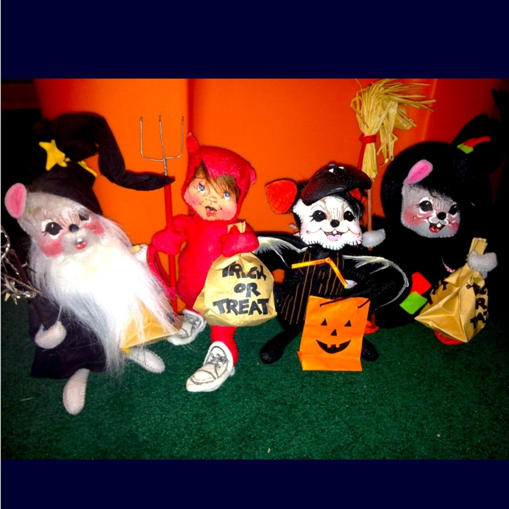 COPY - 7” Annalee dolls